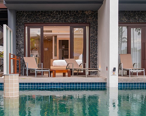 Deluxe Pool Access Rooms