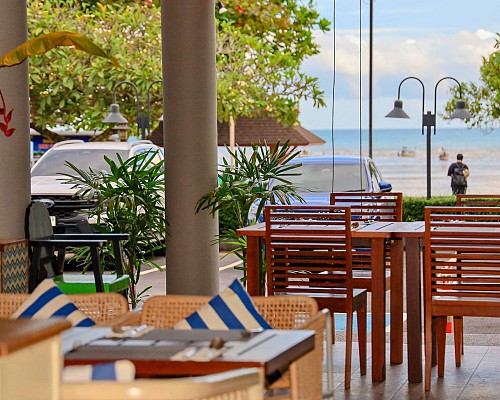 Wave Restaurant & Bar