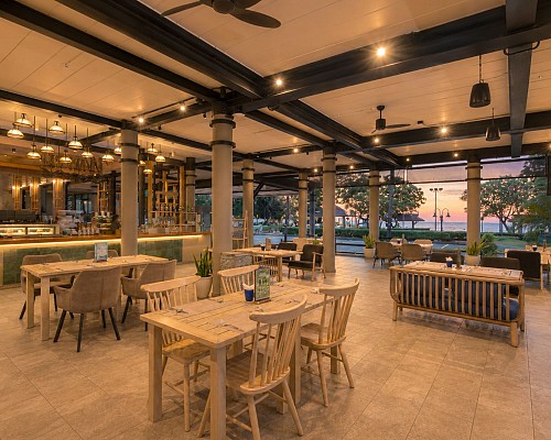 Wave Restaurant & Bar